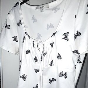 WHITE AND BLACK BUTTERFLY TEE